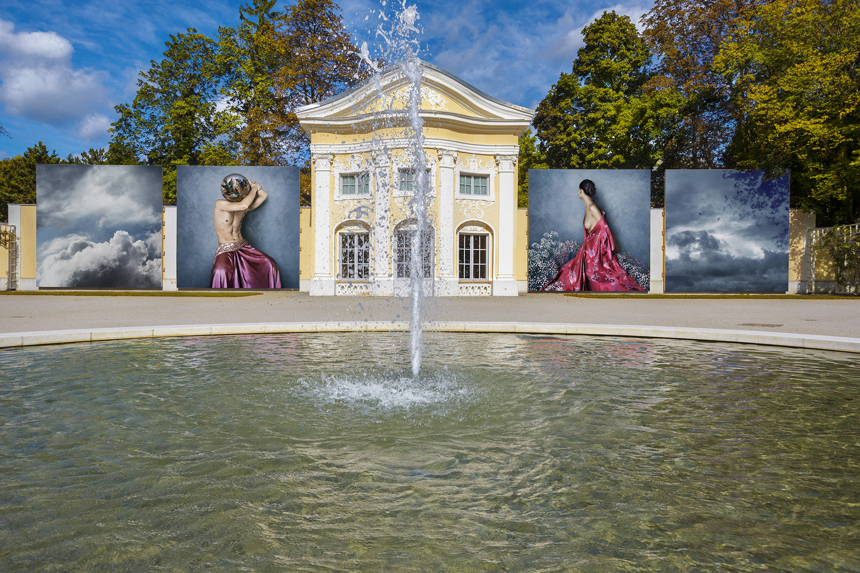 Festival La Gacilly-Baden Photo: Bilder in der Orangerie in Baden (c) Lois Lammerhuber / Vee Speers / Fotomontage